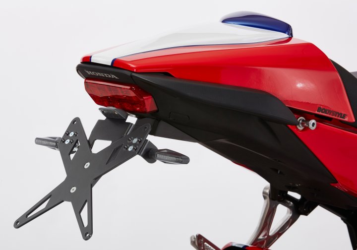 PROTECH Kennzeichenhalterset inkl. Reflektor und Kennzeichenbeleuchtung fÃ¼r CB650F RC75 für CB65